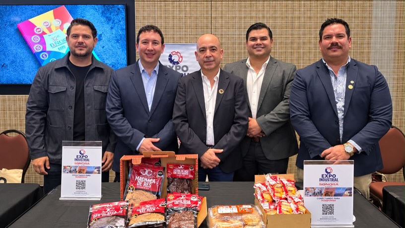 Representantes de CANACINTRA Hermosillo en la mesa de la EXPO Industrial y de Negocios Sonora 2026 en DATOS 2026